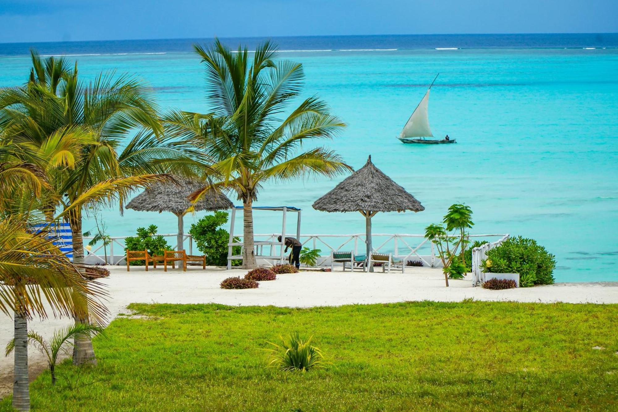 Aquamarina Hotel จัมเบียนี ภายนอก รูปภาพ